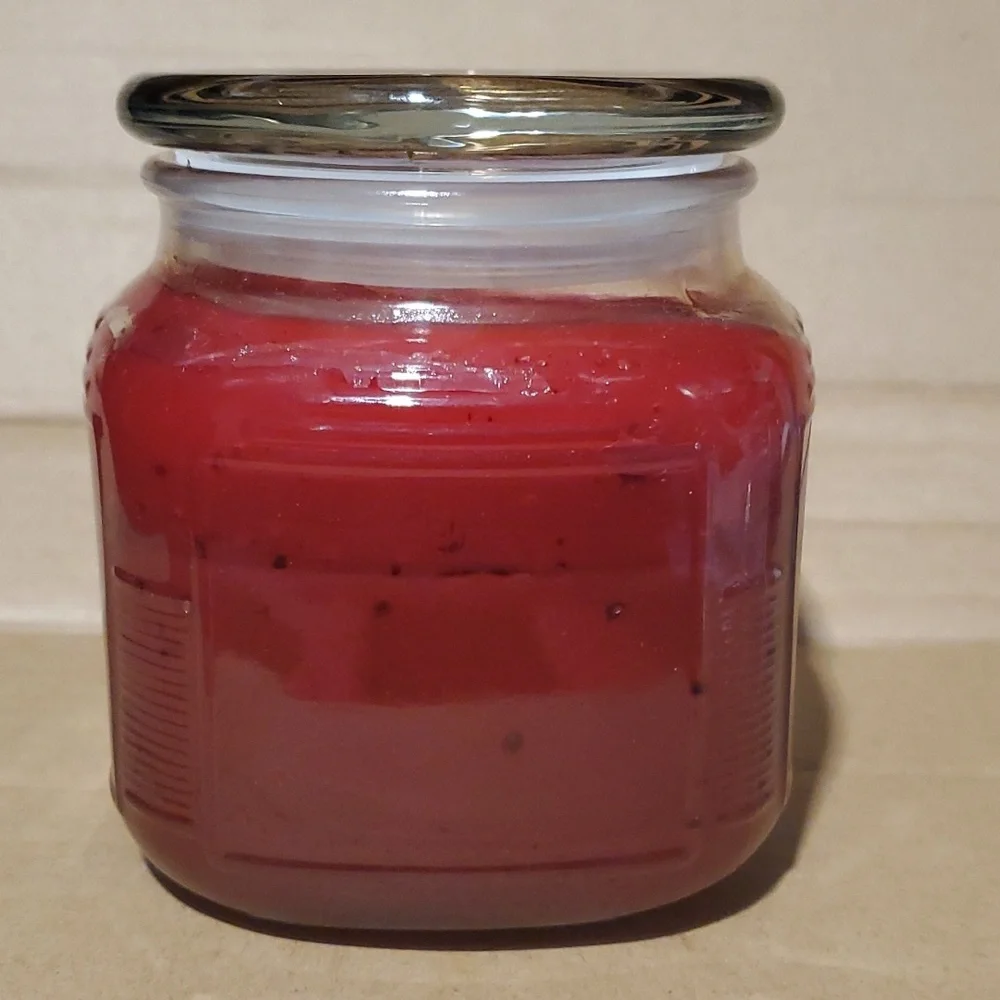 BERRY TART Red Farmer's Market 2 Scents - 16 oz,‎ two wick Gold Canyon candle
